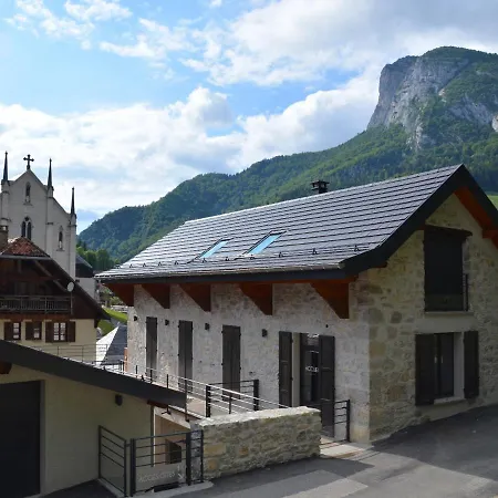Hotel Le Moulin Des Chartreux - 1733 *